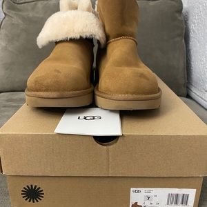 UGG short boots